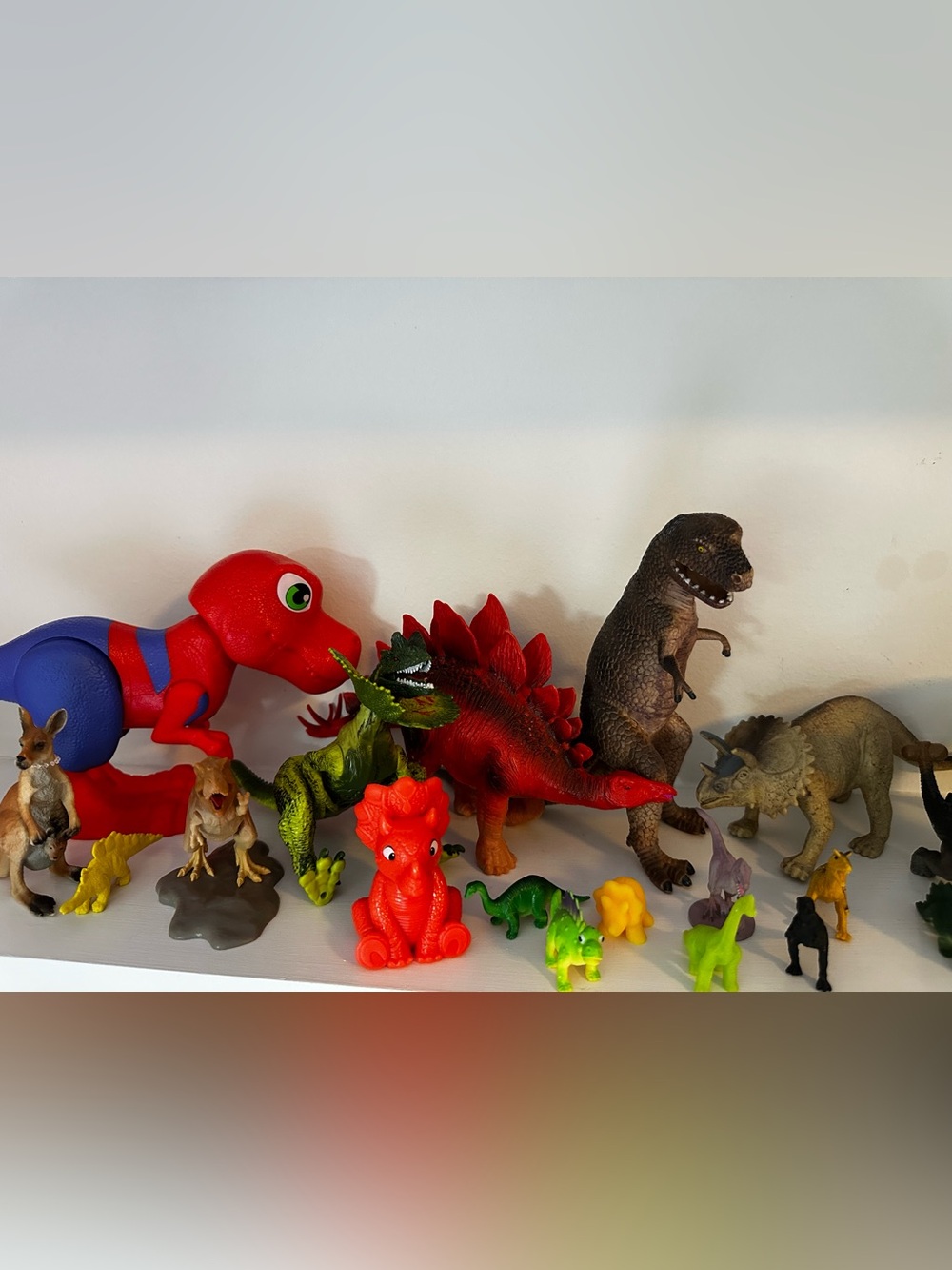 Lot of 20 Dinosaurs Brown Green Red Stegosaurus Dinosaurs Kids Toy Collection